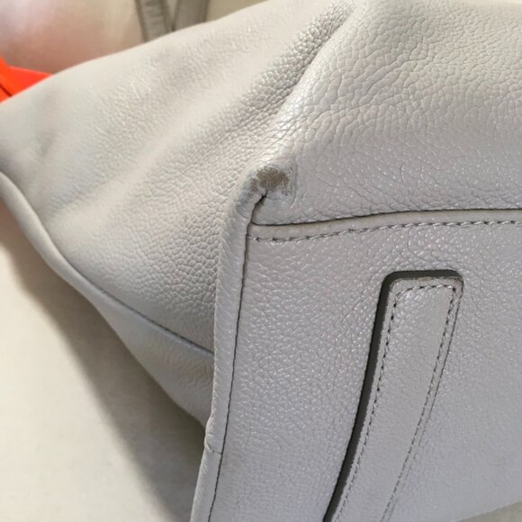 Vunque Large Pebbled Leather Light Gray Hobo W/ Strap - Picture 8 of 11